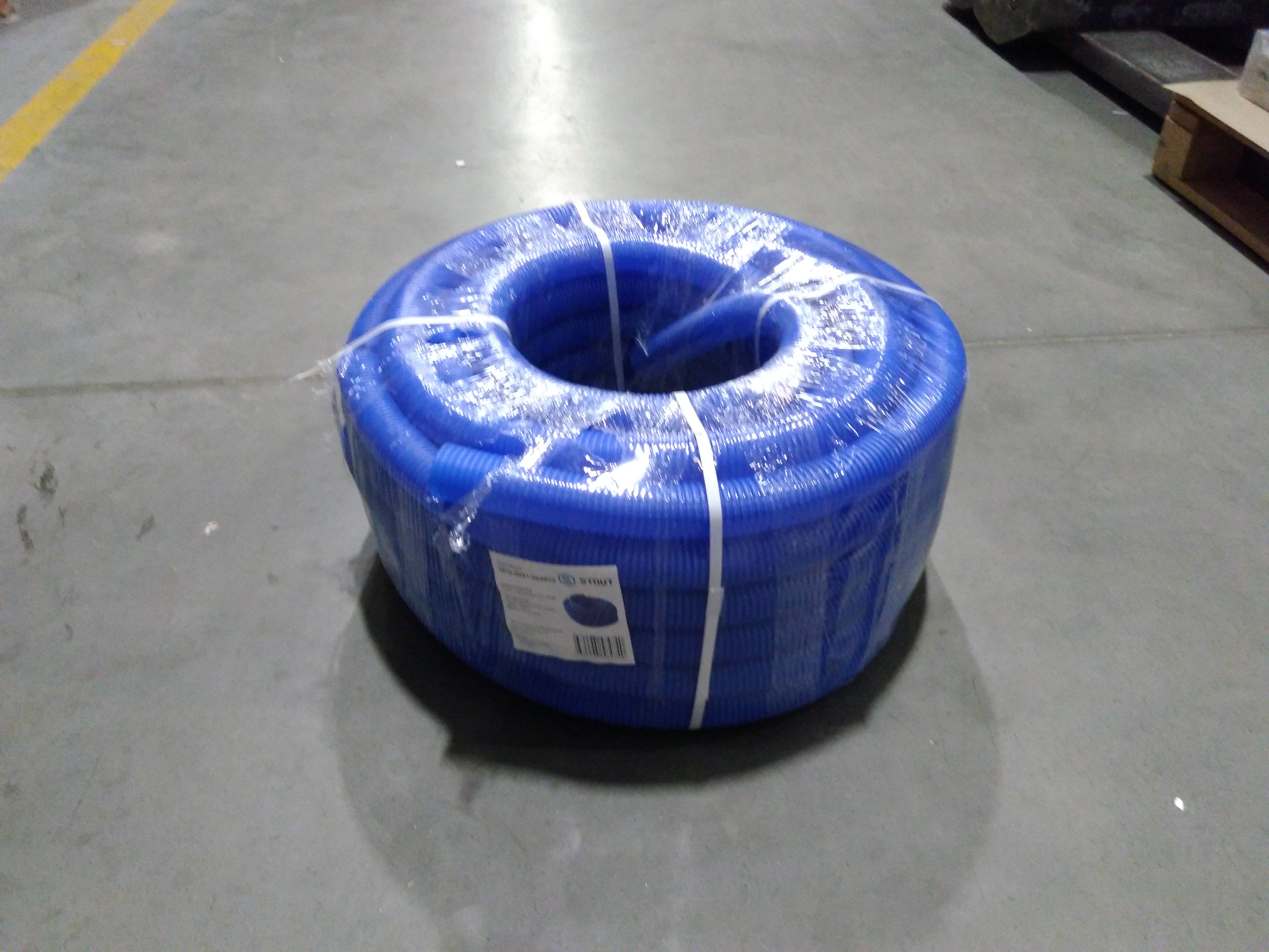 Уцененный товар (замятие): Труба гофрированная STOUT ПНД, цвет синий, наружным диаметром 40 мм для труб диаметром 32 мм